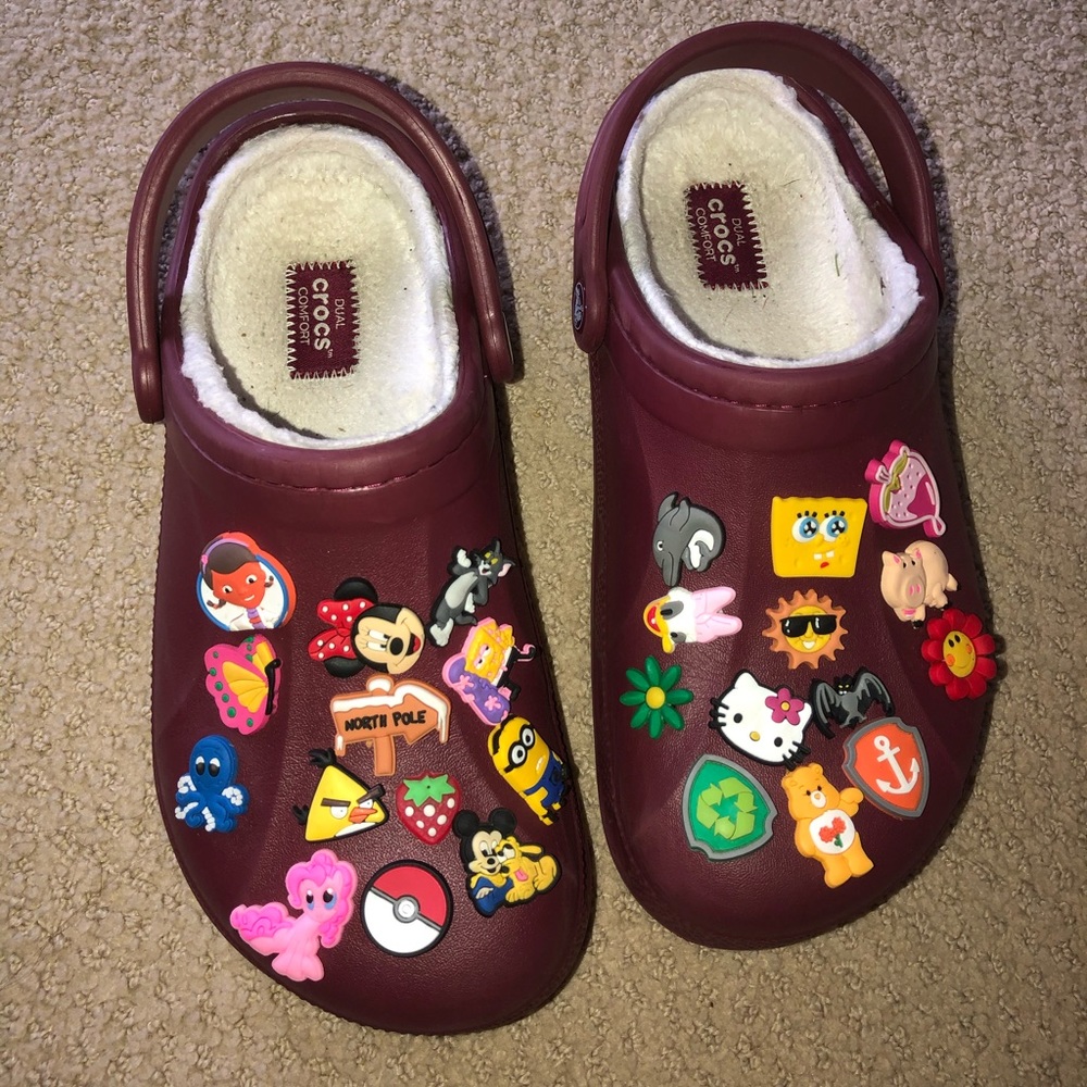 CROCS WITH FUR *JIBBITS INCLUDED*